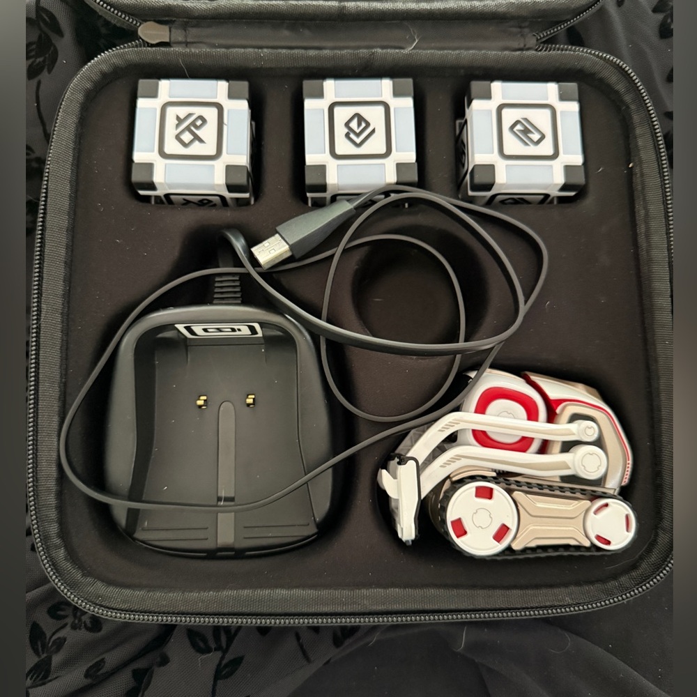 Cozmo Original Interactive Toy Robot with Charging Station